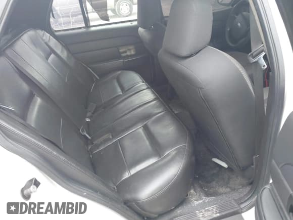 ✅ 2007 Ford Police Interceptor • VIN: 2FAFP71W67X162041 • Lot: 41868999. Listed on IAAI with 170,000 mi. Free auction sales archive from the USA and detailed vehicle history report at DreamBid. Image 8.