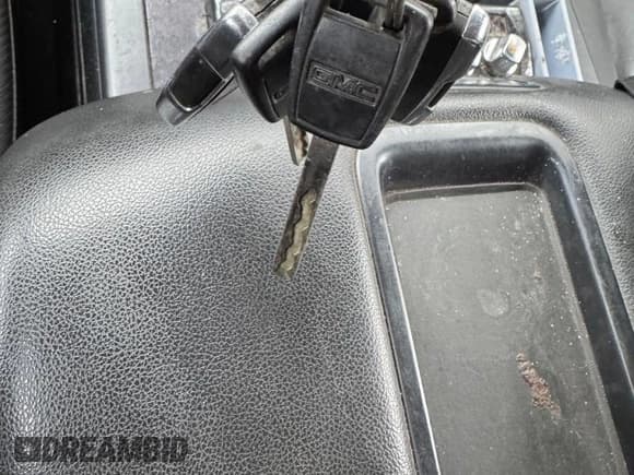 ✅ 2014 GMC Sierra 1500 SLT • VIN: 3GTU2VEC3EG152062 • Lot: 91945615. Listed on Copart with 257,584 mi. Free auction sales archive from the USA and detailed vehicle history report at DreamBid. Image 12.