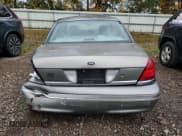 ✅ 2004 Ford Crown Victoria LX • VIN: 2FAFP74W24X130033 • Лот: 85669235. Опубликован ранее на Copart с пробегом 122 688 миль. Бесплатный доступ к архиву аукционных продаж из США и подробный отчёт об истории автомобиля на DreamBid. Изображение 6.