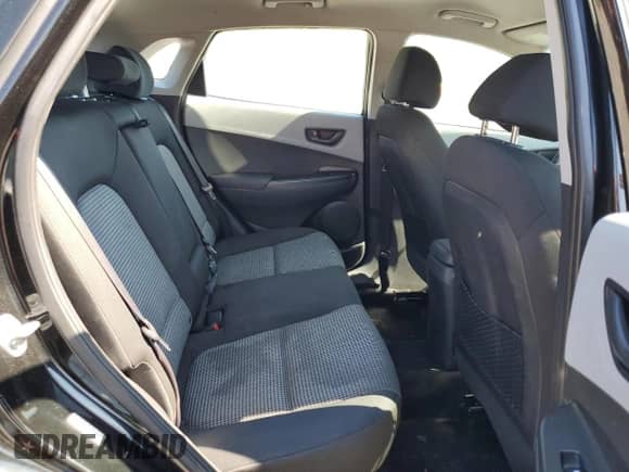 2020 Hyundai Kona SE z VIN KM8K12AA9LU465880, wystawiony jako Copart lot #63143923 z przebiegiem 78 224 mil mil oraz . Historia ofert i sprzedaży dostępna na DreamBid. Obrazek 10.