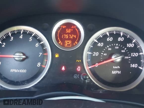 ✅ 2010 Nissan Sentra SR • VIN: 3N1AB6AP3AL714032 • Lot: 43556025. Listed on IAAI with 180,000 mi. Free auction sales archive from the USA and detailed vehicle history report at DreamBid. Image 7.