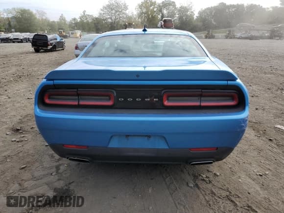 ✅ 2015 Dodge Challenger SXT Plus • VIN: 2C3CDZBG4FH885201 • Lot: 71443183. Wystawiony na Copart z przebiegiem 188 872 mil. Bezpłatny archiwum sprzedaży aukcyjnych z USA i szczegółowy raport historii pojazdu na DreamBid. Zdjęcie 6.