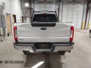 ✅ 2018 Ford F-250 XL • VIN: 1FT7W2B66JEB65713 • Lot: 43354288. Wystawiony na IAAI z przebiegiem 252 561 mil. Bezpłatny archiwum sprzedaży aukcyjnych z USA i szczegółowy raport historii pojazdu na DreamBid. Zdjęcie 16.