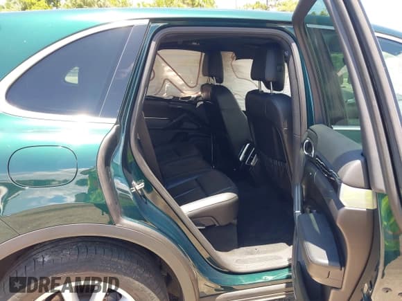 ✅ 2014 Porsche Cayenne • VIN: WP1AA2A21ELA06570 • Lot: 42473298. Wystawiony na IAAI z przebiegiem 61 421 mil. Bezpłatny archiwum sprzedaży aukcyjnych z USA i szczegółowy raport historii pojazdu na DreamBid. Zdjęcie 8.