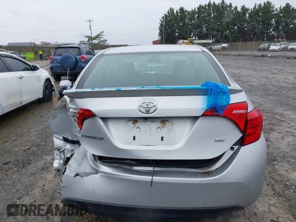 ✅ 2018 Toyota Corolla L • VIN: 2T1BURHE6JC041693 • Lot: 43773106. Listed on IAAI with 97,253 mi. Free auction sales archive from the USA and detailed vehicle history report at DreamBid. Image 16.