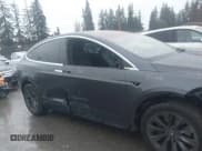 ✅ 2018 Tesla Model X 75D • VIN: 5YJXCDE22JF100188 • Lot: 43781670. Wystawiony na IAAI z przebiegiem 92 754 mil. Bezpłatny archiwum sprzedaży aukcyjnych z USA i szczegółowy raport historii pojazdu na DreamBid. Zdjęcie 20.