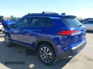 ✅ 2025 Toyota Corolla Cross XLE • VIN: 7MUDAAAG0SV131824 • Lot: 43303724. Wystawiony na IAAI z przebiegiem 12 382 mil. Bezpłatny archiwum sprzedaży aukcyjnych z USA i szczegółowy raport historii pojazdu na DreamBid. Zdjęcie 3.