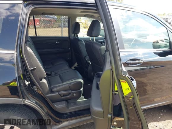 ✅ 2017 Honda Pilot EX-L • VIN: 5FNYF6H58HB025701 • Лот: 43216295. Опубликован ранее на IAAI с пробегом 167 681 миль. Бесплатный доступ к архиву аукционных продаж из США и подробный отчёт об истории автомобиля на DreamBid. Изображение 8.