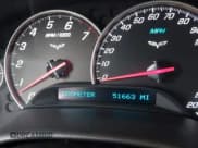 ✅ 2006 Chevrolet Corvette • VIN: 1G1YY26U065101335 • Lot: 43752836. Wystawiony na IAAI z przebiegiem 51 663 mil. Bezpłatny archiwum sprzedaży aukcyjnych z USA i szczegółowy raport historii pojazdu na DreamBid. Zdjęcie 15.