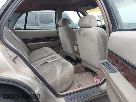 ✅ 1997 Buick LeSabre Custom • VIN: 1G4HP52K5VH519947 • Lot: 43391255. Wystawiony na IAAI z przebiegiem 220 247 mil. Bezpłatny archiwum sprzedaży aukcyjnych z USA i szczegółowy raport historii pojazdu na DreamBid. Zdjęcie 8.