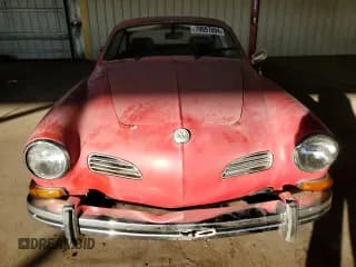 ✅ 1973 Volkswagen Karmann Ghia • VIN: 1432621500 • Lot: 79897094. Wystawiony na Copart z przebiegiem 21 352 mil. Bezpłatny archiwum sprzedaży aukcyjnych z USA i szczegółowy raport historii pojazdu na DreamBid. Zdjęcie 5.