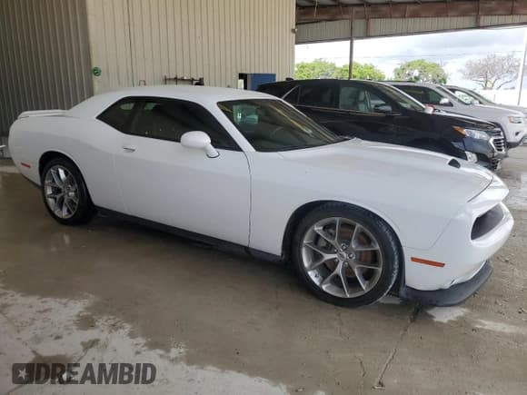 ✅ 2022 Dodge Challenger GT • VIN: 2C3CDZJG9NH233111 • Lot: 59876534. Wystawiony na Copart z przebiegiem 45 205 mil. Bezpłatny archiwum sprzedaży aukcyjnych z USA i szczegółowy raport historii pojazdu na DreamBid. Zdjęcie 4.