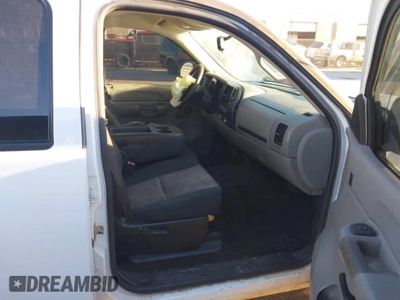 ✅ 2007 Chevrolet Silverado 1500 1LT • VIN: 2GCEC13C571569692 • Lot: 43484283. Listed on IAAI with 216,202 mi. Free auction sales archive from the USA and detailed vehicle history report at DreamBid. Image 5.