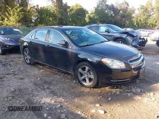 2011 Chevrolet Malibu 1LT z VIN 1G1ZC5E17BF204431, wystawiony jako IAAI lot #43470947 z przebiegiem 84 845 mil mil oraz . Historia ofert i sprzedaży dostępna na DreamBid. Obrazek 1.