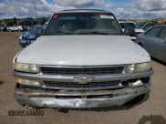 ✅ 2002 Chevrolet Suburban LS • VIN: 3GNEC16T42G305141 • Лот: 56426805. Опубликован ранее на Copart с пробегом 203 831 миль. Бесплатный доступ к архиву аукционных продаж из США и подробный отчёт об истории автомобиля на DreamBid. Изображение 5.