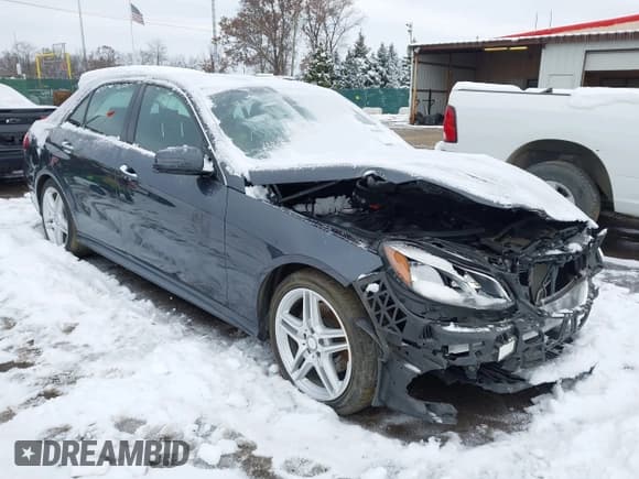 ✅ 2014 Mercedes-Benz E 350 Luxury • VIN: WDDHF8JB1EA795714 • Лот: 43806811. Опубликован ранее на IAAI с пробегом Не указан. Бесплатный доступ к архиву аукционных продаж из США и подробный отчёт об истории автомобиля на DreamBid. Изображение 1.
