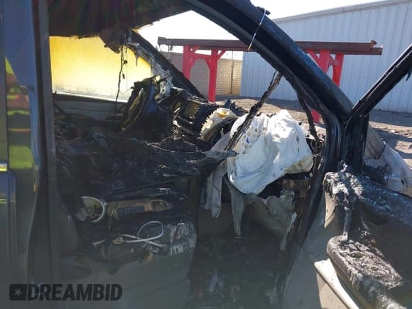 ✅ 2012 Volkswagen Routan SE • VIN: 2C4RVABG4CR354235 • Lot: 43358254. Listed on IAAI with Not provided. Free auction sales archive from the USA and detailed vehicle history report at DreamBid. Image 5.