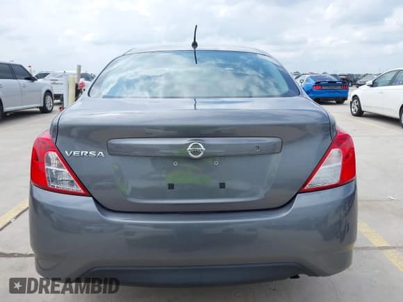 ✅ 2016 Nissan Versa S Plus • VIN: 3N1CN7AP8GL837372 • Lot: 42352185. Wystawiony na IAAI z przebiegiem 105 001 mil. Bezpłatny archiwum sprzedaży aukcyjnych z USA i szczegółowy raport historii pojazdu na DreamBid. Zdjęcie 17.
