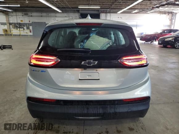 ✅ 2023 Chevrolet Bolt EV 1LT • VIN: 1G1FW6S05P4180502 • Лот: 92381565. Опубликован ранее на Copart с пробегом 81 418 миль. Бесплатный доступ к архиву аукционных продаж из США и подробный отчёт об истории автомобиля на DreamBid. Изображение 6.