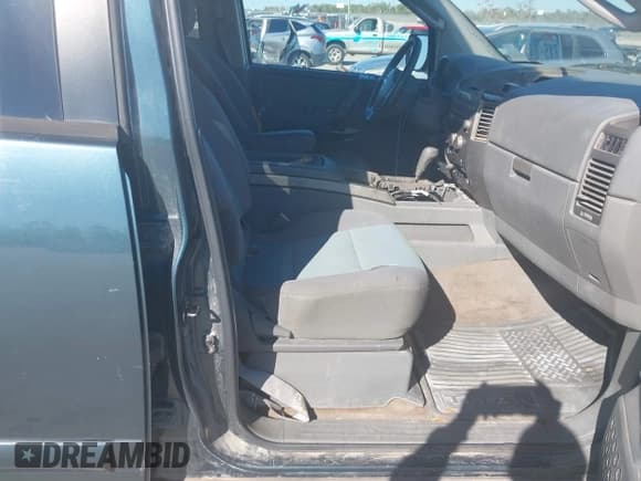 ✅ 2005 Nissan Titan XE • VIN: 1N6BA07AX5N563374 • Lot: 43627413. Listed on IAAI with 151,817 mi. Free auction sales archive from the USA and detailed vehicle history report at DreamBid. Image 5.