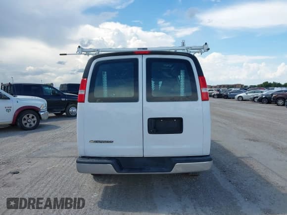 ✅ 2021 Chevrolet Express Cargo • VIN: 1GCWGAFP5M1258210 • Лот: 42378121. Опубликован ранее на IAAI с пробегом 50 438 миль. Бесплатный доступ к архиву аукционных продаж из США и подробный отчёт об истории автомобиля на DreamBid. Изображение 16.