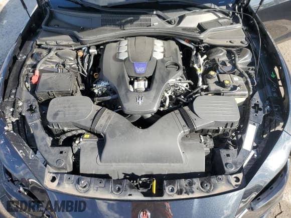 ✅ 2022 Maserati Ghibli Modena Q4 • VIN: ZAM57YTM1NX394830 • Lot: 84266984. Listed on Copart with 16,940 mi. Free auction sales archive from the USA and detailed vehicle history report at DreamBid. Image 11.