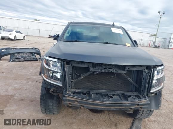 ✅ 2016 Chevrolet Suburban LT • VIN: 1GNSKHKC9GR317622 • Lot: 43579400. Wystawiony na IAAI z przebiegiem 92 808 mil. Bezpłatny archiwum sprzedaży aukcyjnych z USA i szczegółowy raport historii pojazdu na DreamBid. Zdjęcie 6.