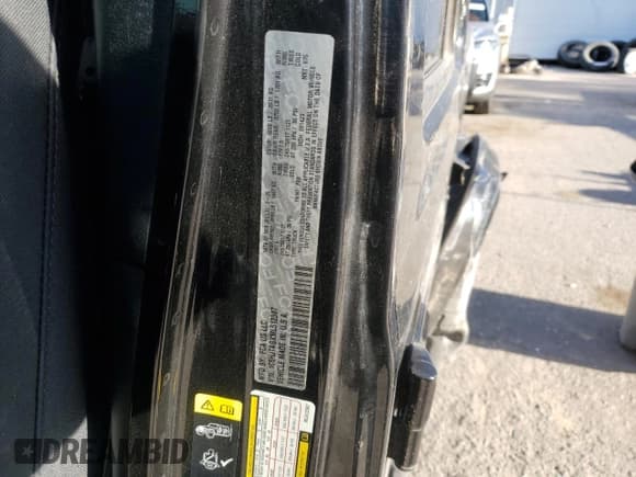 ✅ 2021 Jeep Gladiator Sport S • VIN: 1C6HJTAGXML512387 • Lot: 50200465. Wystawiony na Copart z przebiegiem 42 466 mil. Bezpłatny archiwum sprzedaży aukcyjnych z USA i szczegółowy raport historii pojazdu na DreamBid. Zdjęcie 14.