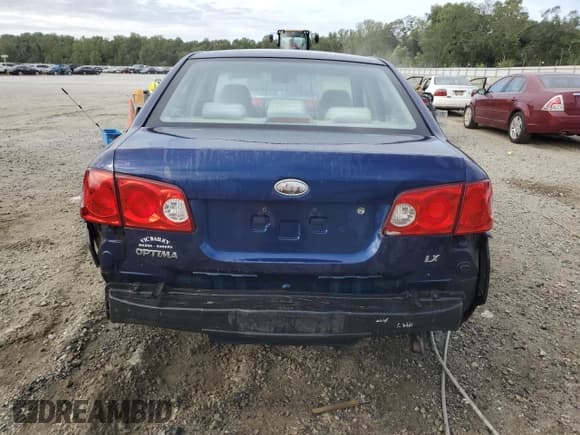 ✅ 2007 Kia Optima LX • VIN: KNAGE123875125447 • Lot: 70399984. Wystawiony na Copart z przebiegiem 223 846 mil. Bezpłatny archiwum sprzedaży aukcyjnych z USA i szczegółowy raport historii pojazdu na DreamBid. Zdjęcie 6.