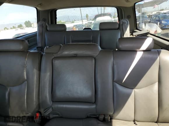 ✅ 2005 Chevrolet Suburban LS • VIN: 3GNEC16Z15G113135 • Лот: 74137674. Опубликован ранее на Copart с пробегом 217 387 миль. Бесплатный доступ к архиву аукционных продаж из США и подробный отчёт об истории автомобиля на DreamBid. Изображение 10.