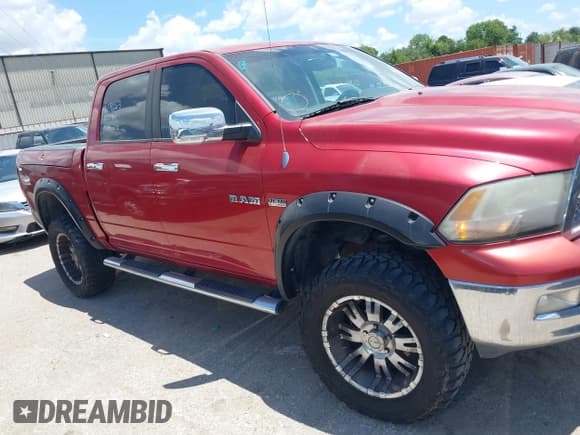 ✅ 2009 Dodge 1500 Laramie • VIN: 1D3HV13T69J518063 • Lot: 42722746. Wystawiony na IAAI z przebiegiem 164 672 mil. Bezpłatny archiwum sprzedaży aukcyjnych z USA i szczegółowy raport historii pojazdu na DreamBid. Zdjęcie 13.