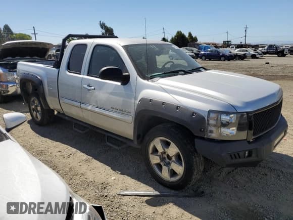 ✅ 2011 Chevrolet Silverado 1500 LT • VIN: 1GCRCSE00BZ306861 • Lot: 61532834. Listed on Copart with 347,658 mi. Free auction sales archive from the USA and detailed vehicle history report at DreamBid. Image 4.