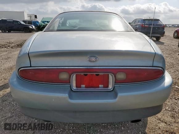 ✅ 1997 Buick Riviera • VIN: 1G4GD22K4V4715131 • Lot: 55349685. Wystawiony na Copart z przebiegiem 67 799 mil. Bezpłatny archiwum sprzedaży aukcyjnych z USA i szczegółowy raport historii pojazdu na DreamBid. Zdjęcie 6.