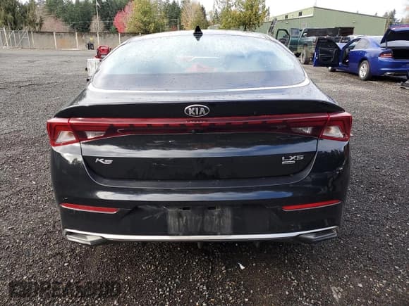 ✅ 2021 Kia K5 LXS • VIN: 5XXG14J27MG041121 • Lot: 92920885. Wystawiony na Copart z przebiegiem 88 260 mil. Bezpłatny archiwum sprzedaży aukcyjnych z USA i szczegółowy raport historii pojazdu na DreamBid. Zdjęcie 6.