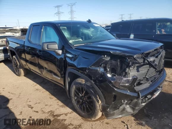 ✅ 2025 GMC Sierra 1500 Elevation • VIN: 1GTRUJEKXSZ150367 • Лот: 48239605. Опубликован ранее на Copart с пробегом 3 988 миль. Бесплатный доступ к архиву аукционных продаж из США и подробный отчёт об истории автомобиля на DreamBid. Изображение 4.