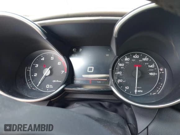 ✅ 2017 Alfa Romeo Giulia Ti • VIN: ZARFAEEN9H7562237 • Lot: 42843384. Listed on IAAI with 51,682 mi. Free auction sales archive from the USA and detailed vehicle history report at DreamBid. Image 7.