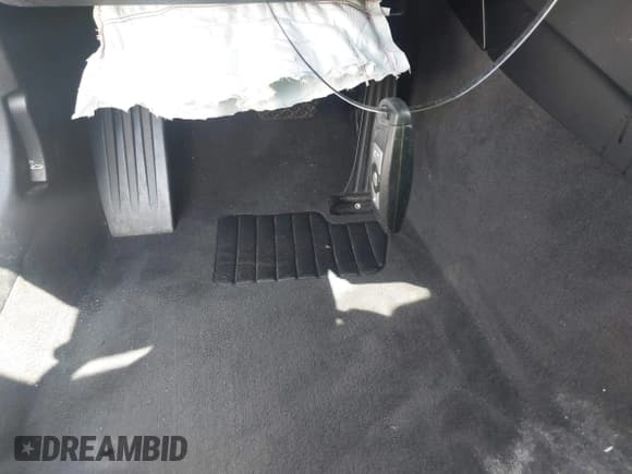 ✅ 2015 BMW 3 Series 320i • VIN: WBA3B1C50FK140340 • Лот: 42651851. Опубликован ранее на IAAI с пробегом 147 865 миль. Бесплатный доступ к архиву аукционных продаж из США и подробный отчёт об истории автомобиля на DreamBid. Изображение 11.