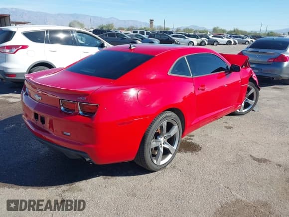 ✅ 2010 Chevrolet Camaro 2SS • VIN: 2G1FK1EJ2A9164135 • Лот: 43607340. Опубликован ранее на IAAI с пробегом 107 691 миль. Бесплатный доступ к архиву аукционных продаж из США и подробный отчёт об истории автомобиля на DreamBid. Изображение 4.