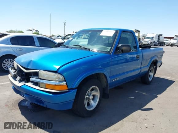 ✅ 2000 Chevrolet S-10 LS • VIN: 1GCCS14W3YK130186 • Лот: 42581957. Опубликован ранее на IAAI с пробегом 152 531 миль. Бесплатный доступ к архиву аукционных продаж из США и подробный отчёт об истории автомобиля на DreamBid. Изображение 2.