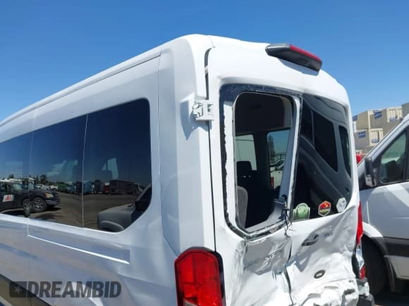 ✅ 2019 Ford Transit Passenger XL • VIN: 1FBAX2CG6KKB02466 • Lot: 42831687. Wystawiony na IAAI z przebiegiem 40 834 mil. Bezpłatny archiwum sprzedaży aukcyjnych z USA i szczegółowy raport historii pojazdu na DreamBid. Zdjęcie 21.