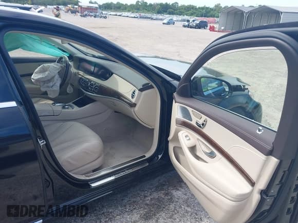 ✅ 2017 Mercedes-Benz S 550 • VIN: WDDUG8FB9HA311927 • Lot: 43149113. Wystawiony na IAAI z przebiegiem 59 916 mil. Bezpłatny archiwum sprzedaży aukcyjnych z USA i szczegółowy raport historii pojazdu na DreamBid. Zdjęcie 5.