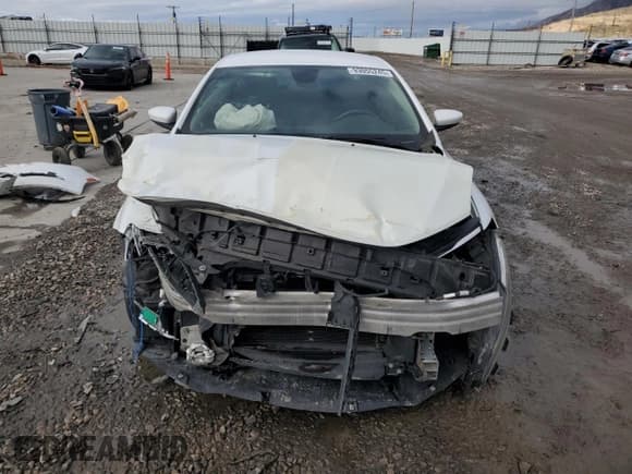 ✅ 2015 Chrysler 200 Limited • VIN: 1C3CCCAB6FN688849 • Лот: 93055245. Опубликован ранее на Copart с пробегом Не указан. Бесплатный доступ к архиву аукционных продаж из США и подробный отчёт об истории автомобиля на DreamBid. Изображение 5.