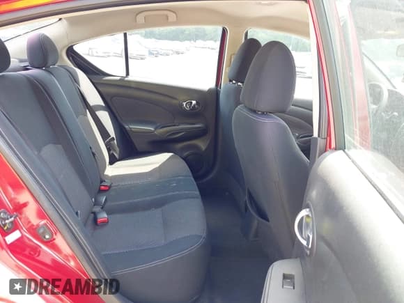 ✅ 2015 Nissan Versa S Plus • VIN: 3N1CN7AP6FL839717 • Лот: 42467972. Опубликован ранее на IAAI с пробегом 164 619 миль. Бесплатный доступ к архиву аукционных продаж из США и подробный отчёт об истории автомобиля на DreamBid. Изображение 8.