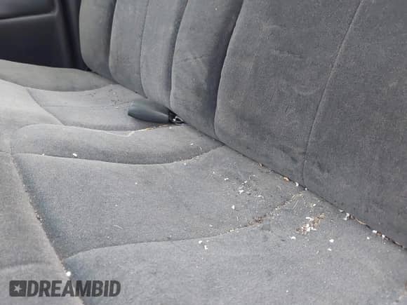 ✅ 2000 Chevrolet Silverado 2500 LS • VIN: 1GCGK29U3YE159782 • Lot: 42568821. Wystawiony na IAAI z przebiegiem 172 387 mil. Bezpłatny archiwum sprzedaży aukcyjnych z USA i szczegółowy raport historii pojazdu na DreamBid. Zdjęcie 12.