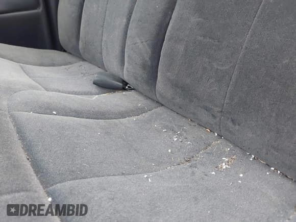 ✅ 2000 Chevrolet Silverado 2500 LS • VIN: 1GCGK29U3YE159782 • Lot: 42568821. Listed on IAAI with 172,387 mi. Free auction sales archive from the USA and detailed vehicle history report at DreamBid. Image 12.