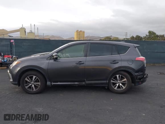 ✅ 2018 Toyota RAV4 XLE • VIN: JTMRFREV5JJ241482 • Лот: 43486718. Опубликован ранее на IAAI с пробегом 34 423 миль. Бесплатный доступ к архиву аукционных продаж из США и подробный отчёт об истории автомобиля на DreamBid. Изображение 15.