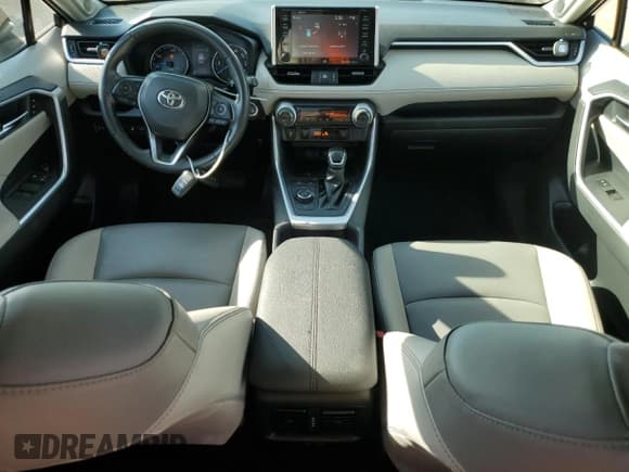 ✅ 2021 Toyota RAV4 Hybrid XLE Premium • VIN: JTMB6RFV3MD033250 • Лот: 83850365. Опубликован ранее на Copart с пробегом 54 653 миль. Бесплатный доступ к архиву аукционных продаж из США и подробный отчёт об истории автомобиля на DreamBid. Изображение 8.