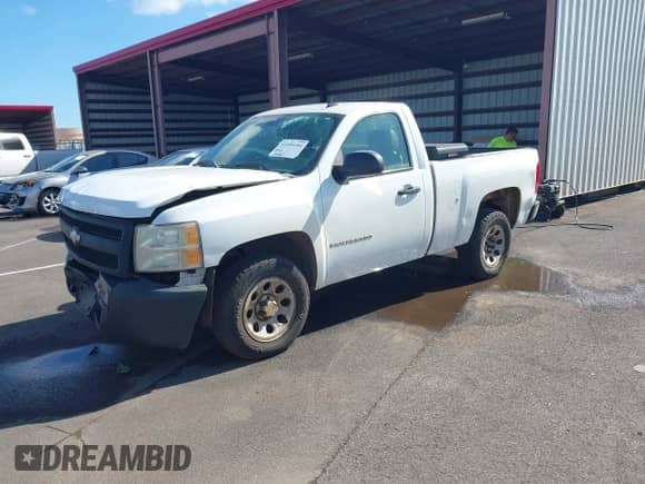 2009 Chevrolet Silverado 1500 Work Truck z VIN 1GCEC14X99Z146237, wystawiony jako IAAI lot #42499184 z przebiegiem 174 843 mil mil oraz . Historia ofert i sprzedaży dostępna na DreamBid. Obrazek 17.