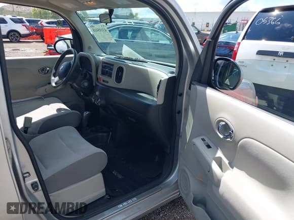 ✅ 2009 Nissan Cube S • VIN: JN8AZ28R79T125697 • Лот: 43105418. Опубликован ранее на IAAI с пробегом 181 229 миль. Бесплатный доступ к архиву аукционных продаж из США и подробный отчёт об истории автомобиля на DreamBid. Изображение 5.