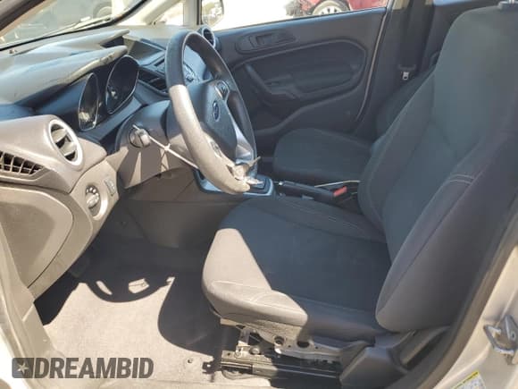 ✅ 2018 Ford Fiesta SE • VIN: 3FADP4EJXJM110757 • Лот: 84055055. Опубликован ранее на Copart с пробегом 101 164 миль. Бесплатный доступ к архиву аукционных продаж из США и подробный отчёт об истории автомобиля на DreamBid. Изображение 7.